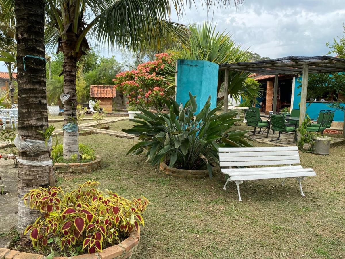 Hospedagem Recanto Das Orquideas Quatis Exteriör bild